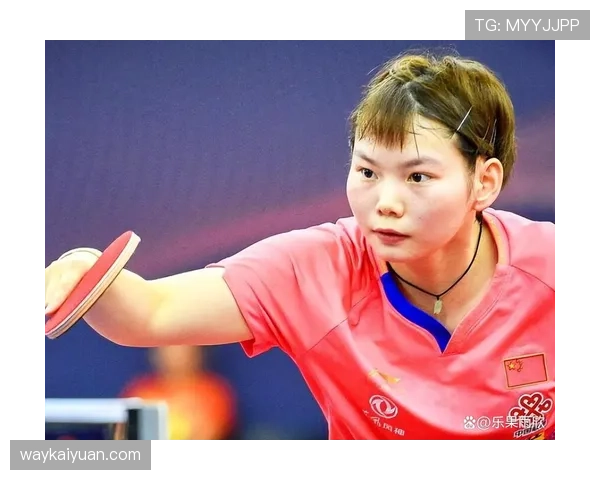 何卓佳家里装修得比五星酒店还豪，打球时候跟路人一个样倒是挺反差的嘛